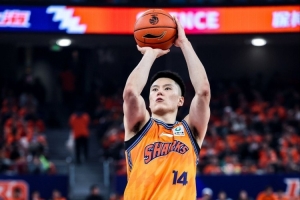 常规赛第34轮最佳阵容：李弘权 葛昭宝 贾昊 布里斯科 史密斯