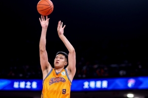 新民晚报：上海男篮这板凳深度，相当可以！