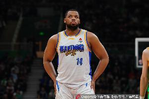 媒体人：许利民第三节换下斯佩尔曼很奏效 是球队逆转的关键