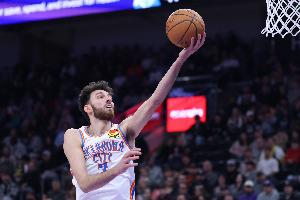 攻防一体！霍姆格伦11中8拿21分7板4帽 正负值+30