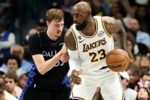 勒布朗vs弗拉格：持球前锋，23年