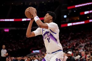 不咋样！贝利14中6得14分4板2助2盖帽 正负值-47叹为观止