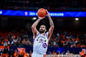 状态炸裂！里勒半场10中7高效砍下23分4板3助全面数据