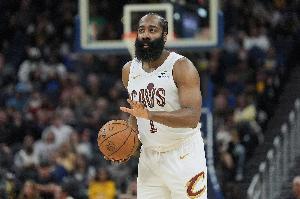 哈登在骑士场均20.5分5板7.9助&出战时18胜6负 三分命中率44%