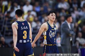 三少集体哑火！徐杰+胡明轩+崔永熙合计17投4中 仅得13分