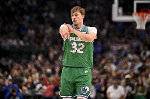 初生牛犊不怕虎！弗拉格新秀赛季第3次45+ 超越乔丹独享历史第1！