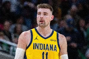 打得够好！米卡·波特10中6拿下21分12板4助 上半场14分