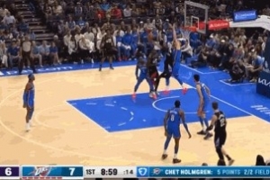 真吓人啊！新秀贝利冲筐暴起拉满弓欲隔扣哈滕可惜砸飞