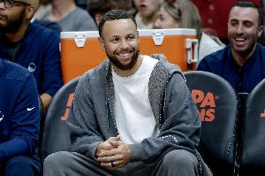 贝西：库里吸引了大量防守 没想到与他在场时我有那么大空位