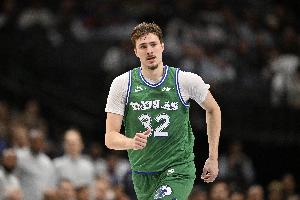 弗拉格第五次30+5+5超其他新秀之和 青少年次数超077仅次于詹姆斯