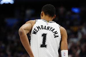 文班本季最后三场只需再打一场&出场超20分钟即可获奖项评选资格