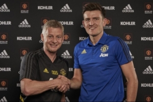 两任队长！19/20赛季夏窗曼联8700万签马奎尔，冬窗6500万签B费