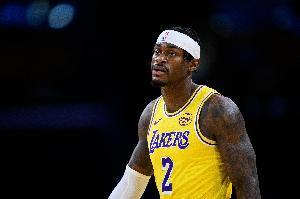 范德彪与雷迪克发生激烈口角&被助教拉开 随后克内克特替换上场