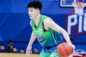 得分上双！林庭谦首节6中3拿到10分2板1助1帽