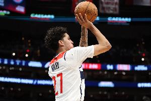 不是这么个练级法！21号秀威尔·莱利全场13投仅1中 三分5中0