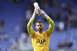 记者：国米与橡树资本管理层进行会谈，今夏优先引进门将维卡里奥