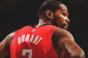 7连胜以7号为封面！火箭官方赢球海报封面人物——杜兰特