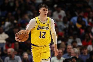 打得真差劲！拉拉维亚半场6中1仅得2分 三分4中0&罚球2中0