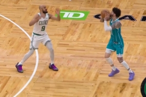 险些回场！拉梅洛·鲍尔弧顶后撤步 超远三分洞穿篮心