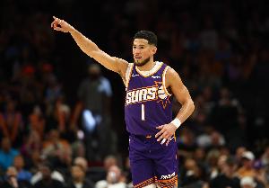 独木难支！布克16中7空砍31分4板8助 罚球16中15