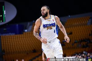 高效终结！麦基半场8中6拿到13分2板 正负值+8