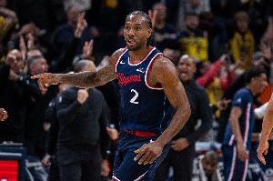 状态火热！伦纳德首节5中4高效拿下12分1篮板 罚球5中2