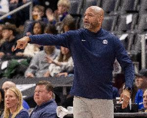 活塞主帅：我们每场都在打季后赛级别的篮球 持续以这样风格打球