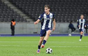 德媒:曼联、曼城、拜仁、巴黎、皇马、巴萨等多队关注艾希霍恩