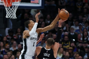 路威：该特批CC&77&文班评奖 文班之外的人拿DPOY会让奖项变廉价