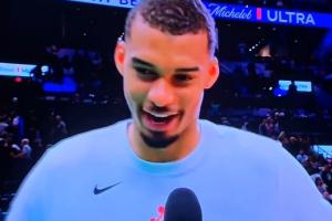 老实孩子！文班：如果我之前打满65场 我今天肯定轮休