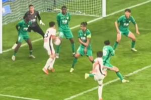 球迷晒现场实拍视频:廖力生手都被球打动了,绝对是手球