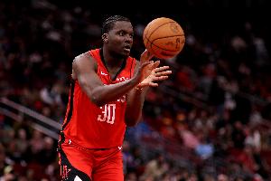 生涯首记三分！卡佩拉23分钟11中9砍下23分13板3帽 三分2中1