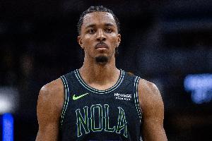 市场香饽饽！墨菲出战66场 场均21.5分5.7板3.8助1.5断 命中率47%