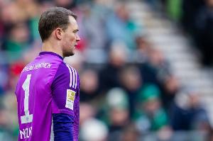 世界报：瓜帅曾经因为诺伊尔脚下技术出色，甚至想让他尝试踢中场