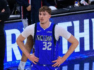 弗拉格：我的新秀赛季表现还算不错 我的发挥稳定 全方位在进步