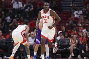 乌度卡：卡佩拉整赛季都表现很好 在有限的上场时间干得非常出色