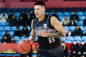 面对老东家挺强硬！曾繁日出战17分钟 5中5拿到11分7板&4前场板