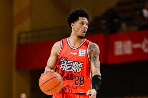 正负值+30！威金顿24中11轰下全场最高37分外加8板6助 罚球13中13