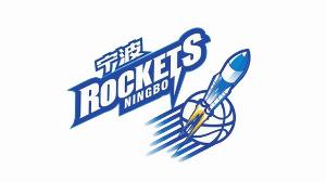 官方：杰克逊故意摔砸矿泉水瓶罚2万 刘家成对判罚发表评论罚4万