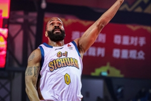 尽力局!维纳莱斯打满全场 27中15&三分11中8空砍39分4板16助