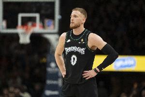 虐菜也虐不明白？迪文岑佐半场8分钟 三分5中1仅拿3分3助