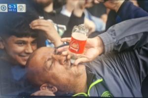 曼城球迷嘲讽枪手走红，摩根@阿森纳：打算忍着 还是为冠军拼命？