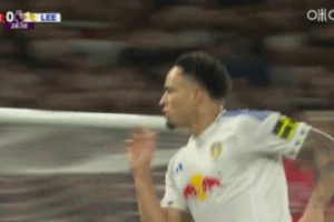 此前24场仅打进4球，奥卡福面对曼联首次在英超实现双响