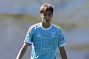 斯基拉：尤文计划与19岁中场尼科洛·米利亚续约，他尚未亮相一队