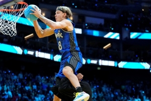 三届扣篮王麦克朗加盟奥尼尔举办的扣篮赛事 冲击50万美元大奖