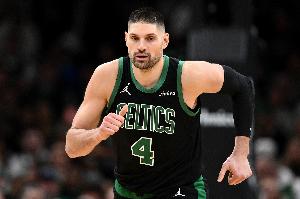 加尔扎：我和武切维奇都是职业球员 竞争出场时间不会影响关系