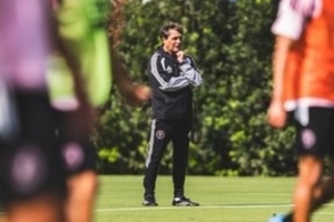 接替马帅!马卡:迈阿密新帅奥约斯曾在巴萨工作,和梅西关系好