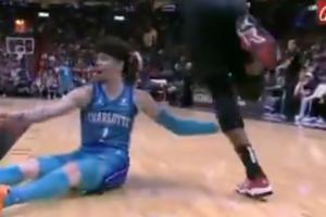 阿德巴约伤退!网友挖出三球黑历史:这不是他第一次搞阿德巴约