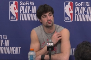 【完整版】阿夫迪亚:这赛季太不容易 主帅相信我们并得到了回报