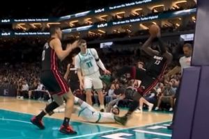 哈队:三球不是脏球员&虽然动作像WWE 问题是裁判就在跟前但没吹